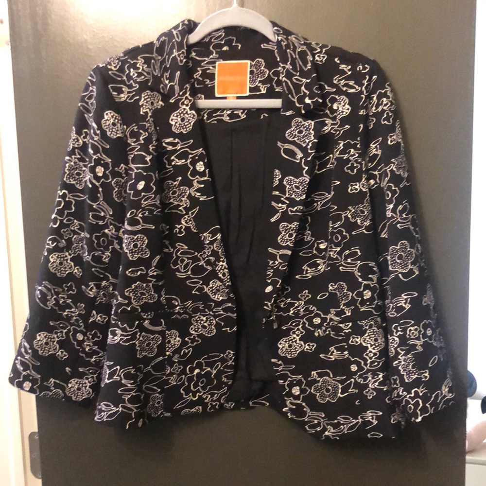 Statement black blazer